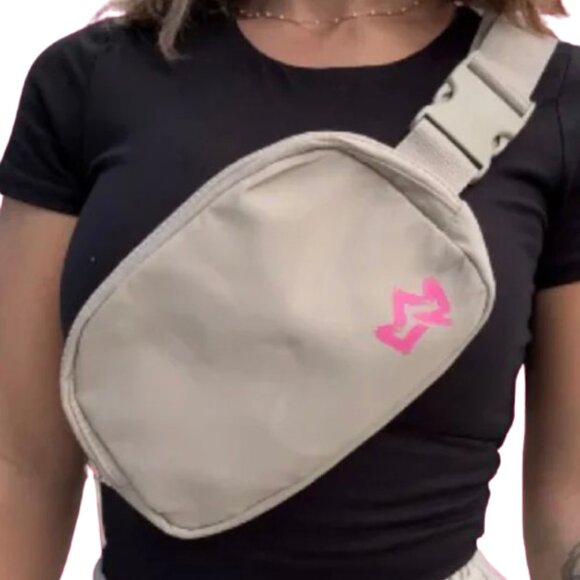 Women's NWT Primal Queen Fanny Pack Khaki with Pink Logo - Picture 1 of 6